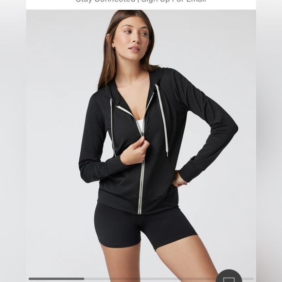 Vuori Halo Performance Hoodie in Black Heather - Picture 1 of 8